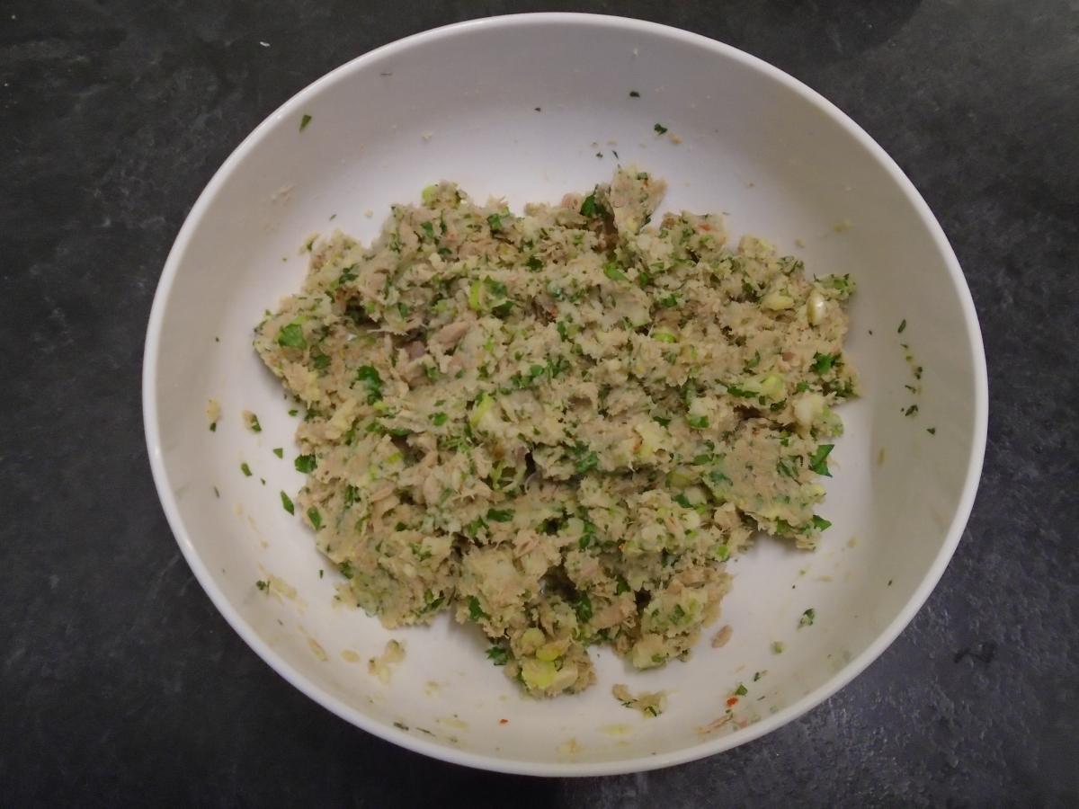 Mix together with juice of 3 limes and 3 tsp fish sauce